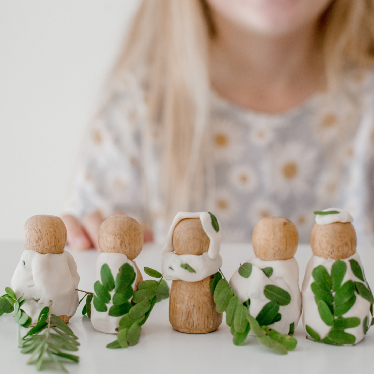 Wooden Tinker Tray Playdough Set – Montessori Tools & Peg Dolls for Ages 2–6